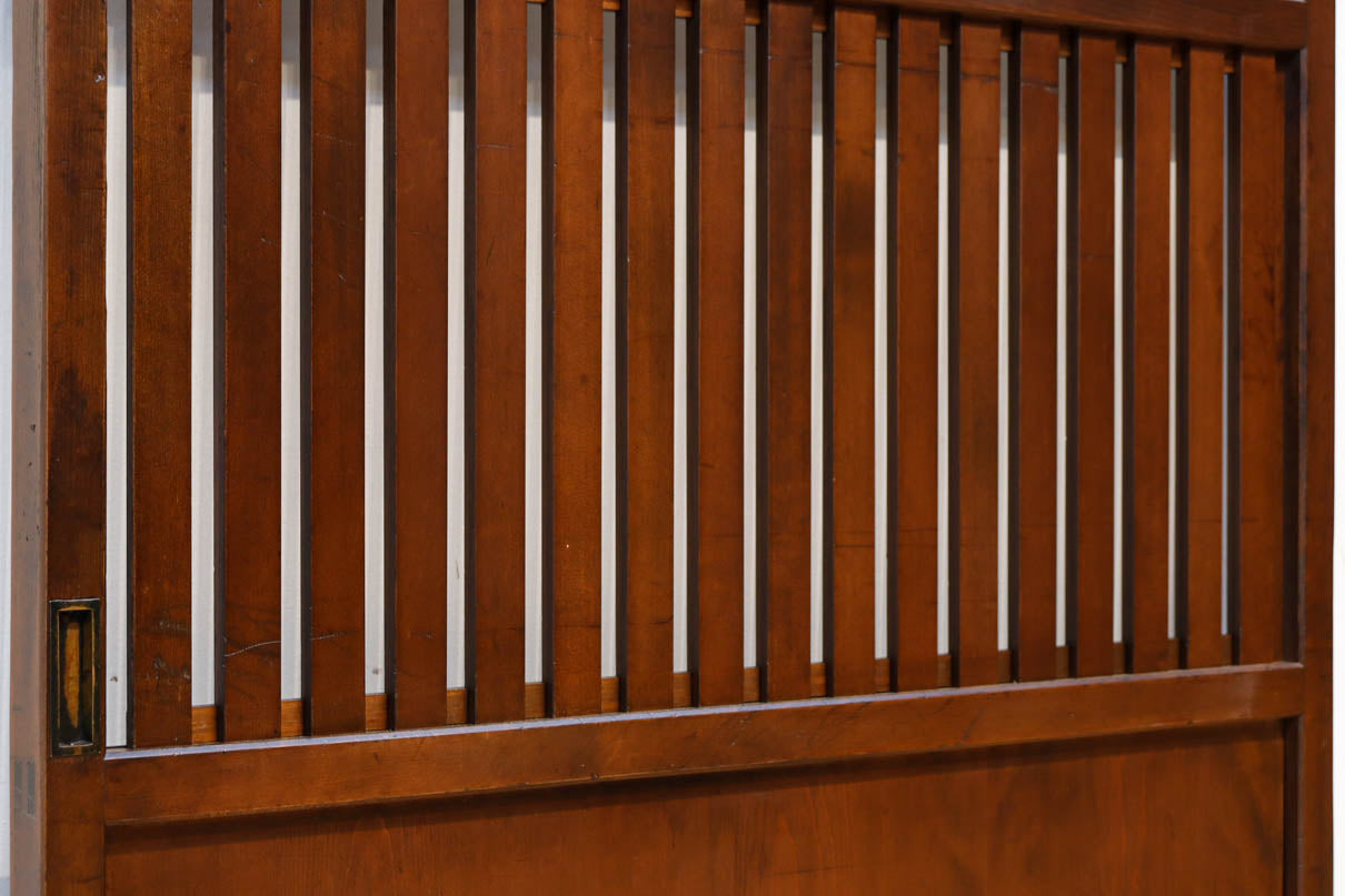 幅930ミリ　穏やかな色彩で風情溢れる無双板戸　F8616　在庫3枚