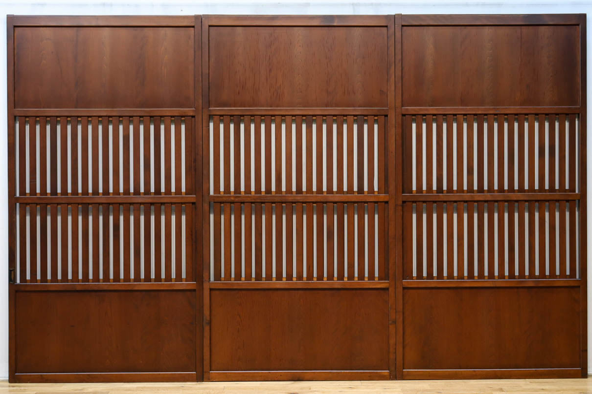 幅930ミリ　穏やかな色彩で風情溢れる無双板戸　F8616　在庫3枚