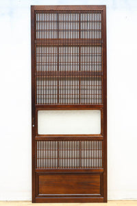 幅670ミリ　スリムサイズ！！ 杢目が浮かぶ古色の色彩で風情高まる大阪格子戸　F8620　在庫4枚