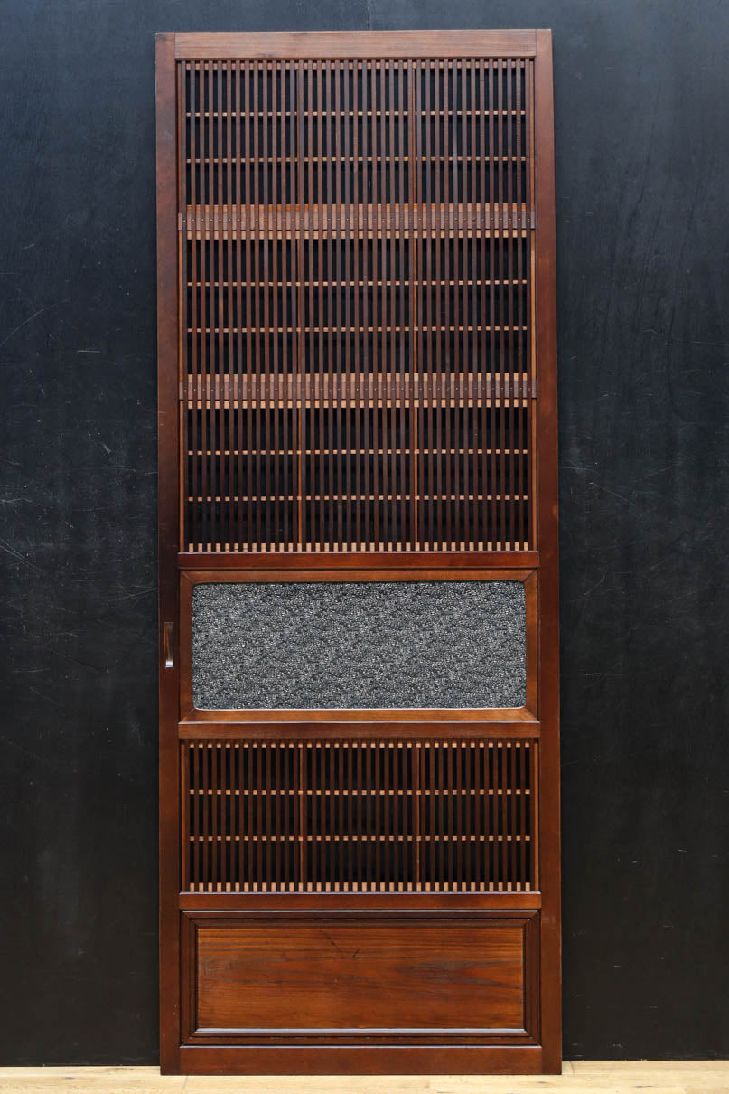 幅670ミリ　スリムサイズ！！ 杢目が浮かぶ古色の色彩で風情高まる大阪格子戸　F8620　在庫4枚