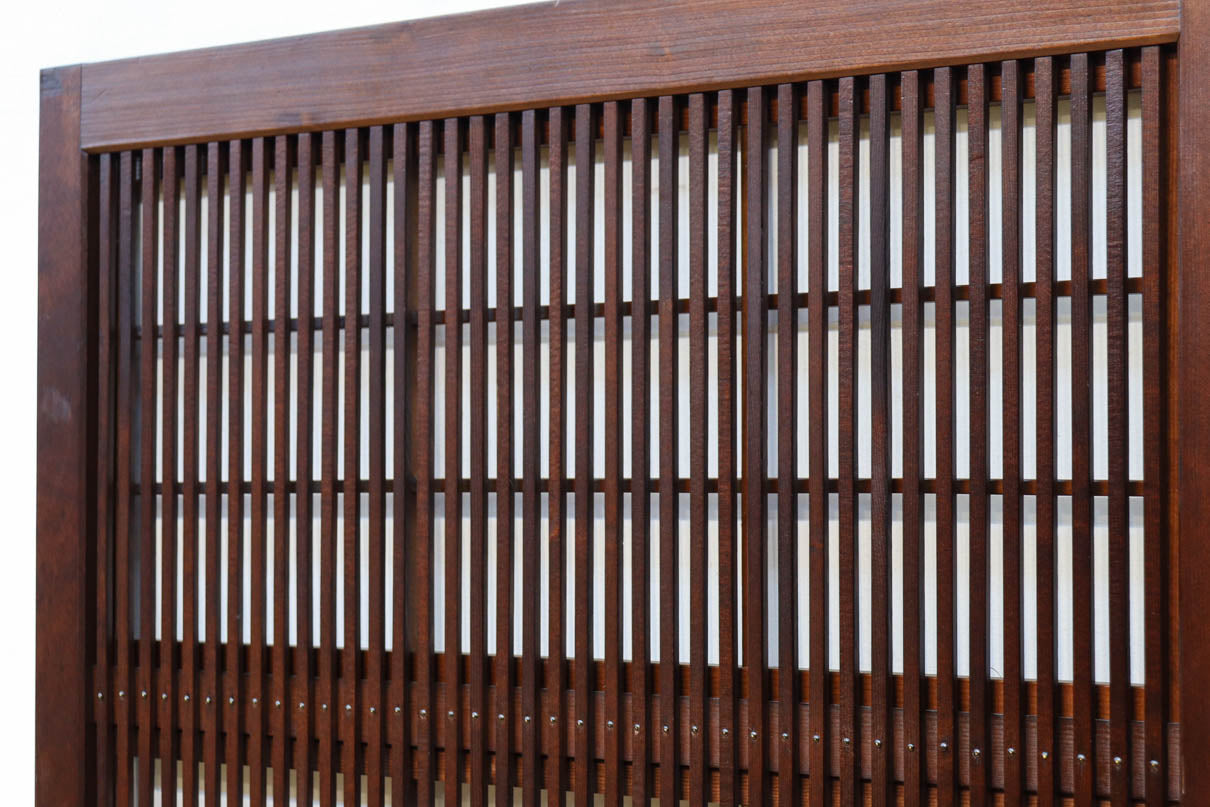 幅670ミリ　スリムサイズ！！ 杢目が浮かぶ古色の色彩で風情高まる大阪格子戸　F8620　在庫4枚