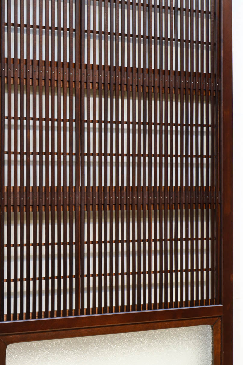 幅670ミリ　スリムサイズ！！ 杢目が浮かぶ古色の色彩で風情高まる大阪格子戸　F8620　在庫4枚