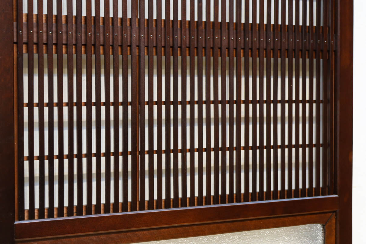 幅670ミリ　スリムサイズ！！ 杢目が浮かぶ古色の色彩で風情高まる大阪格子戸　F8620　在庫4枚