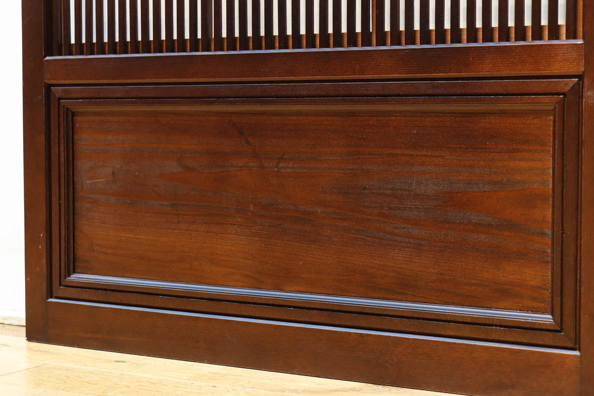 幅670ミリ　スリムサイズ！！ 杢目が浮かぶ古色の色彩で風情高まる大阪格子戸　F8620　在庫4枚