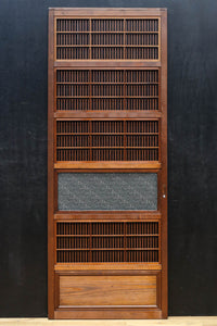 幅670ミリ　スリムサイズ！！ 杢目が浮かぶ古色の色彩で風情高まる大阪格子戸　F8620　在庫4枚