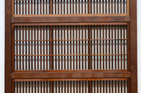 幅670ミリ　スリムサイズ！！ 杢目が浮かぶ古色の色彩で風情高まる大阪格子戸　F8620　在庫4枚