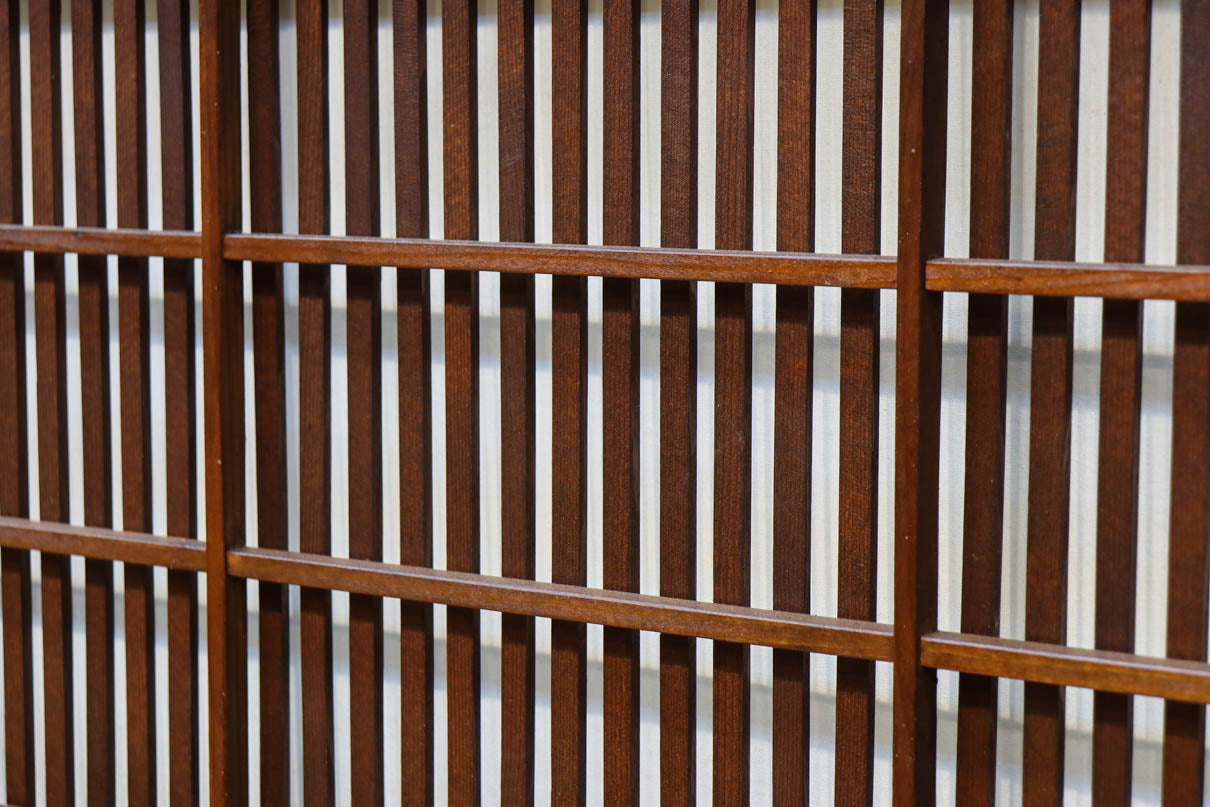 幅670ミリ　スリムサイズ！！ 杢目が浮かぶ古色の色彩で風情高まる大阪格子戸　F8620　在庫4枚