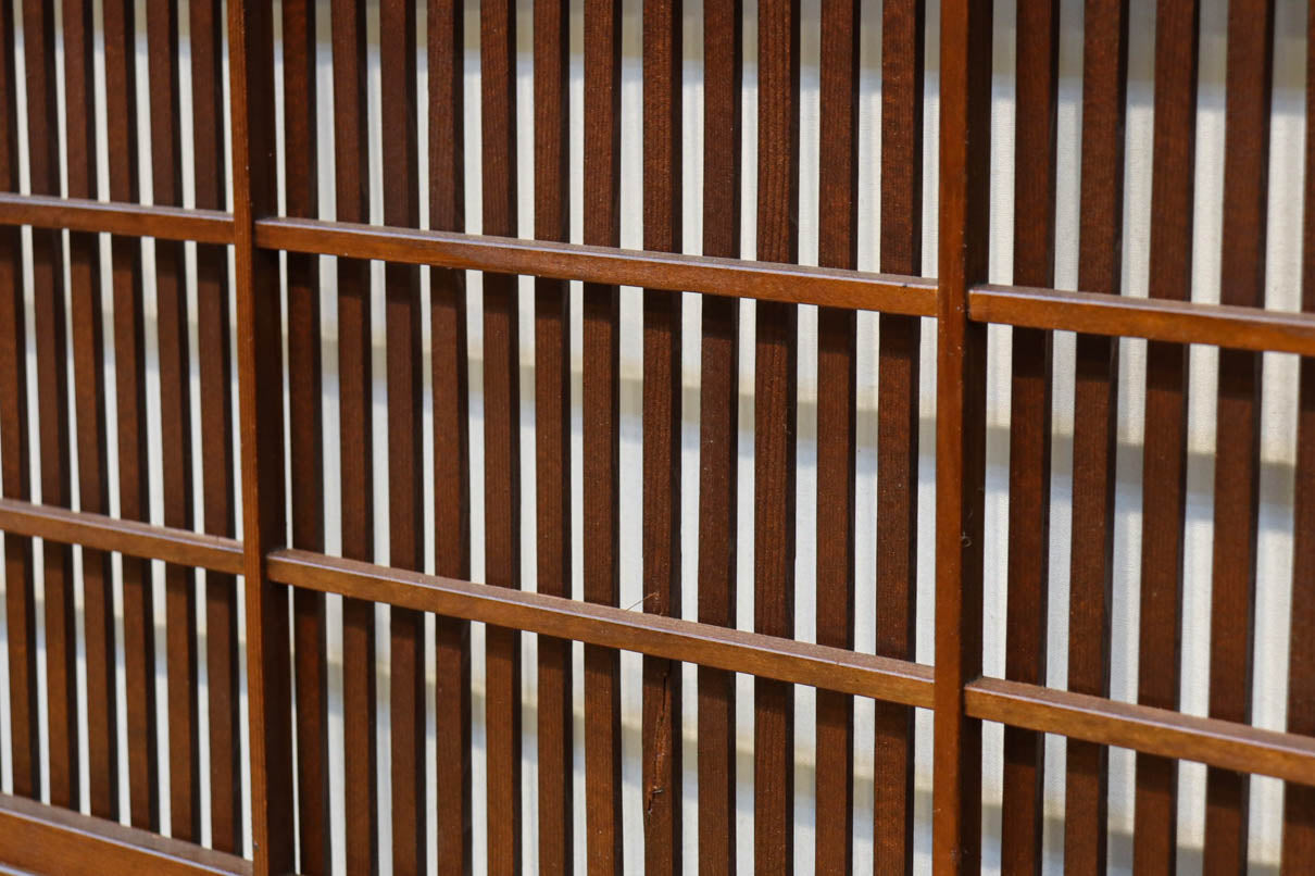 幅670ミリ　スリムサイズ！！ 杢目が浮かぶ古色の色彩で風情高まる大阪格子戸　F8620　在庫4枚