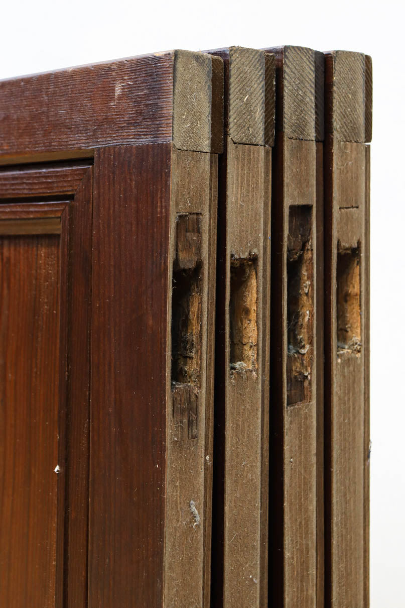 幅670ミリ　スリムサイズ！！ 杢目が浮かぶ古色の色彩で風情高まる大阪格子戸　F8620　在庫4枚