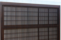 幅920ミリ　無双窓作りの腰板で和の面持ちある格子戸　F8622　在庫4枚