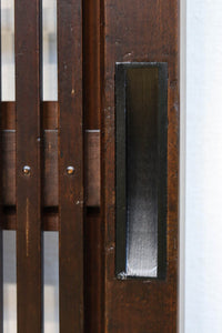 幅920ミリ　無双窓作りの腰板で和の面持ちある格子戸　F8622　在庫4枚