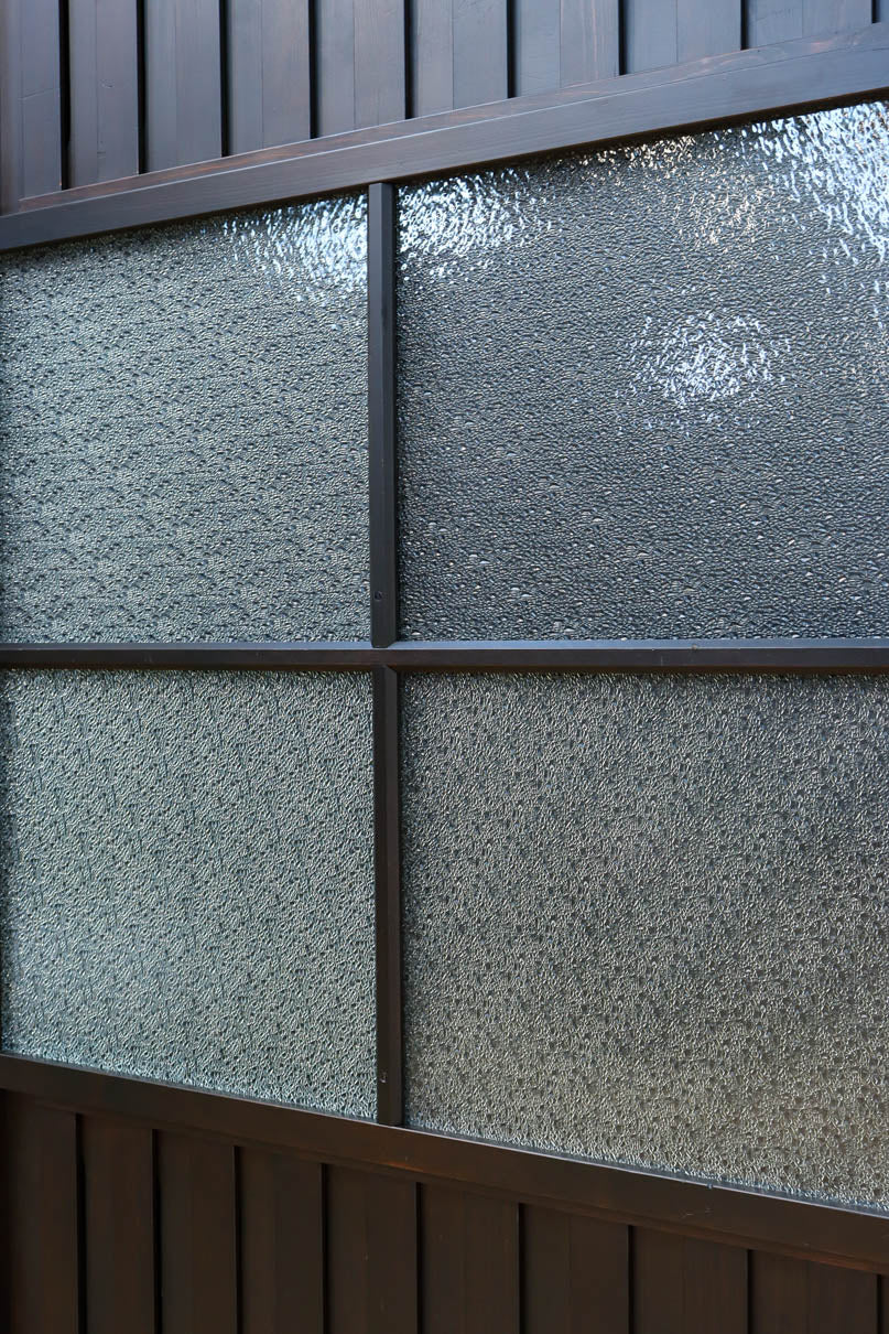 Glass door F8627