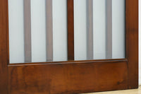 幅685ミリ　落ち着いた面持ちある半スリガラス入り全面角太格子戸　F8639　在庫4枚