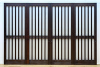 幅685ミリ　落ち着いた面持ちある半スリガラス入り全面角太格子戸　F8639　在庫4枚