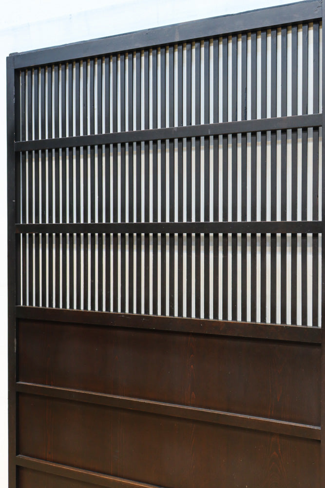 Wide lattice door F8650