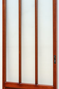 幅717ミリ　スリム幅!! 梨地ガラスで風情溢れるガラス戸　F8701　在庫2枚