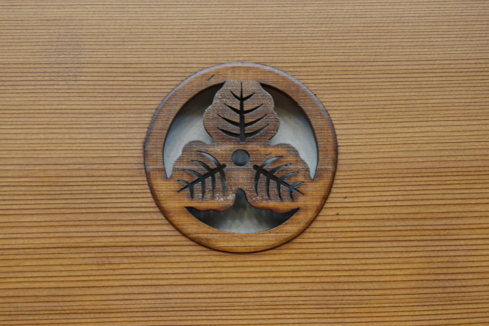 幅925ミリ　繊細な格子で上品な眺めの木地千本格子戸　F8747　在庫(a:1 b:1)枚