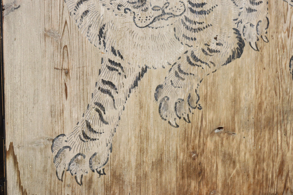 勇ましく凛々しさのある龍虎を雄々しく描いた板絵戸　F8782a　在庫2枚一組