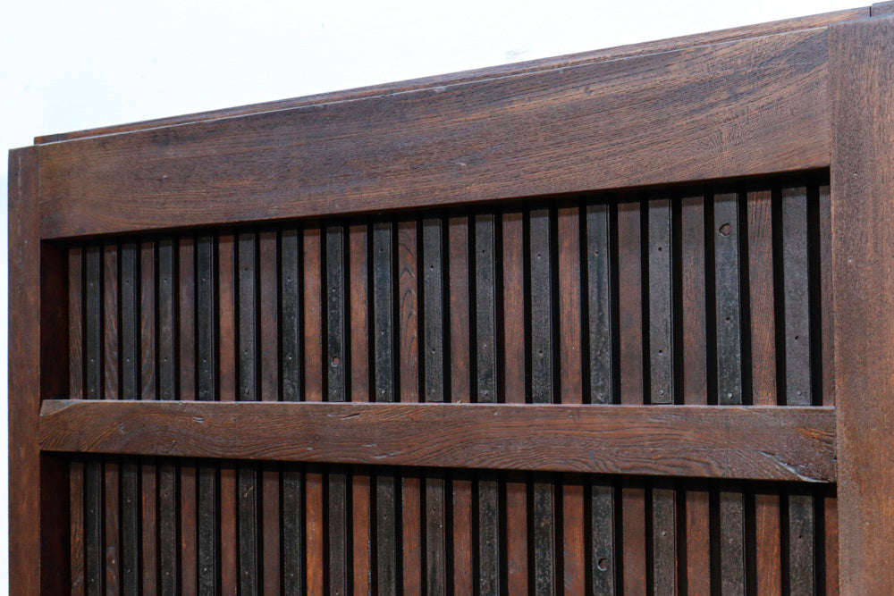 幅1233ミリ　総欅づくり!! 漆の美しい風合いに包まれた富山格子蔵戸　G2302