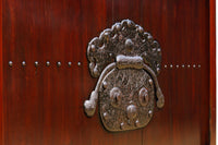 幅1240ミリ　上品な巾着模様の装飾金具を添えた富山格子蔵戸　G2337