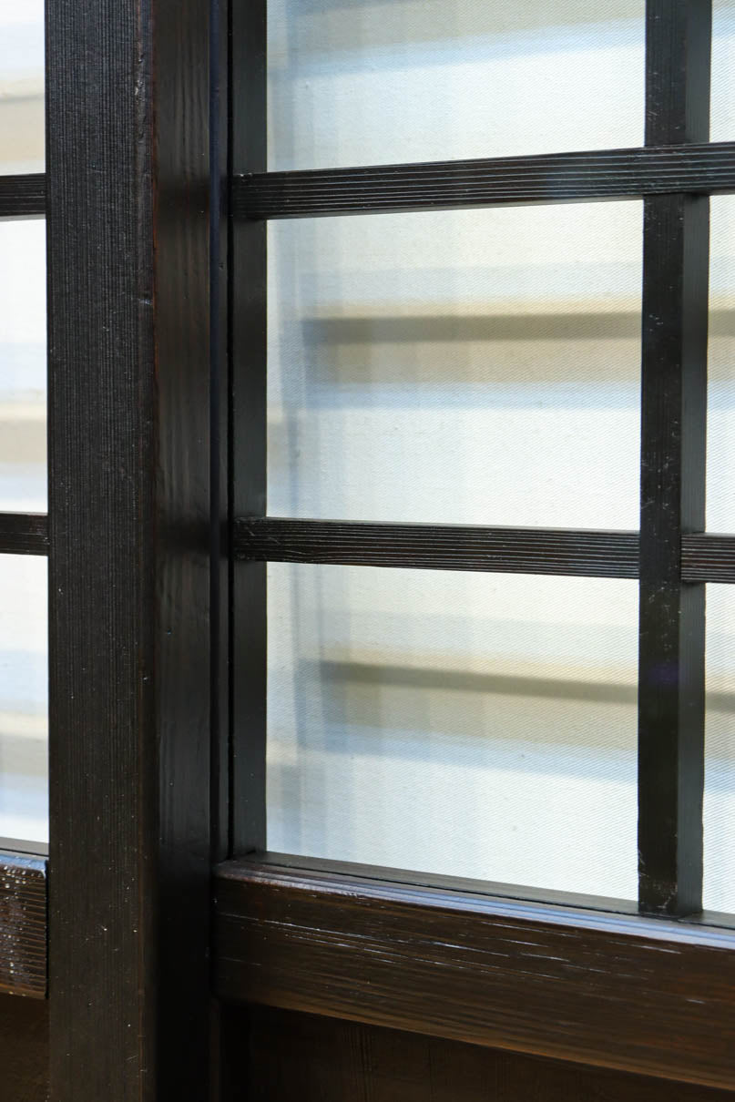 幅1163ミリ!! 大きな升目ですっきりとしたガラス入り格子くぐり戸　G2496