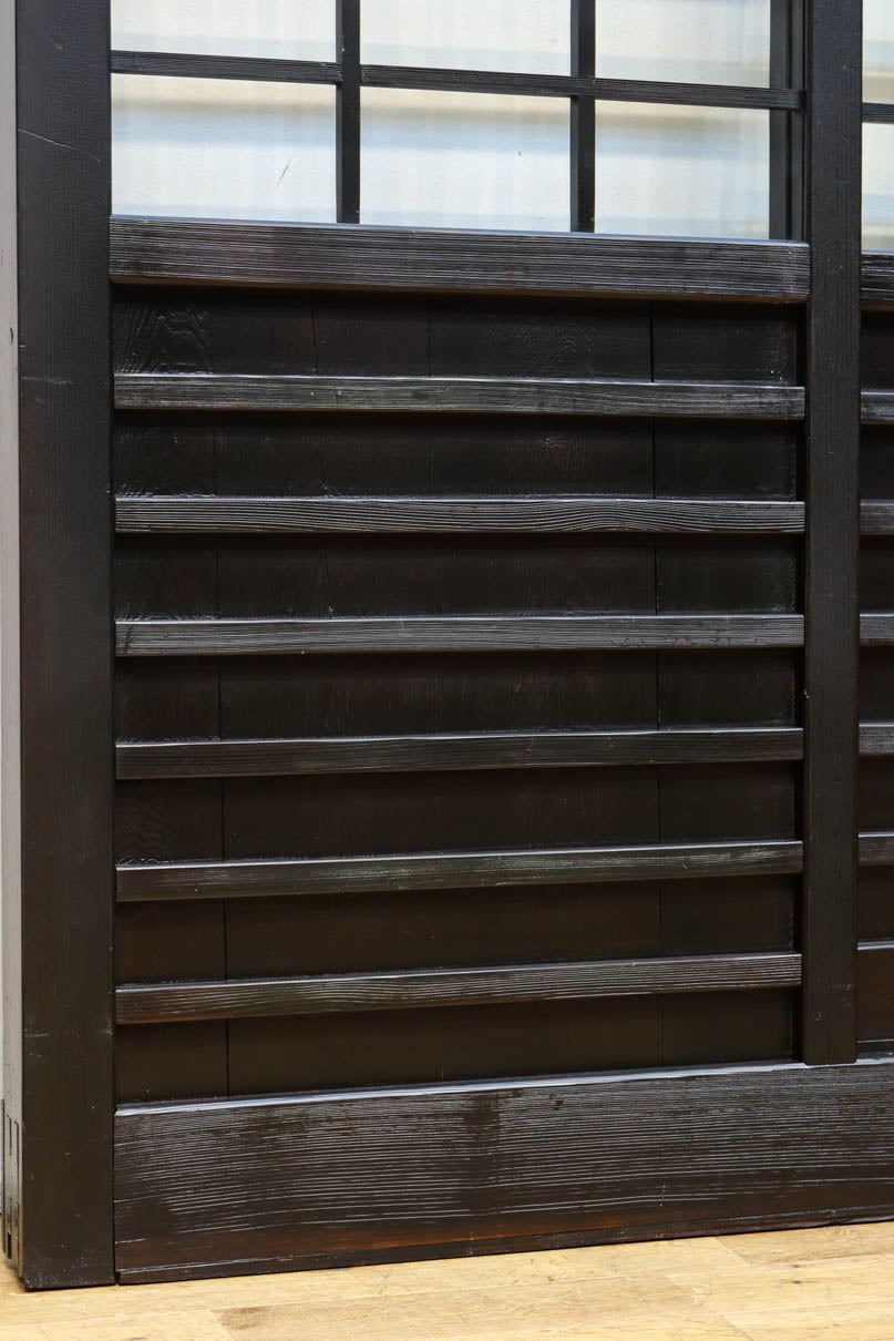 幅1163ミリ!! 大きな升目ですっきりとしたガラス入り格子くぐり戸　G2496