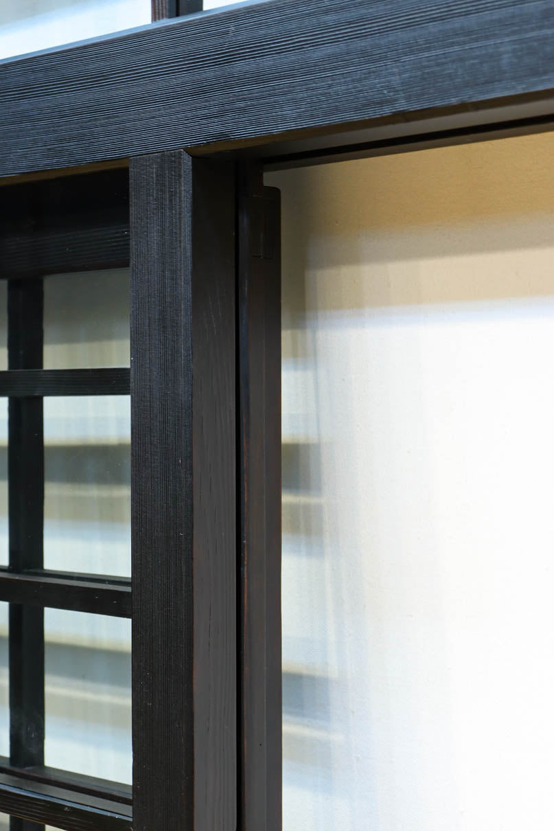 幅1163ミリ!! 大きな升目ですっきりとしたガラス入り格子くぐり戸　G2496