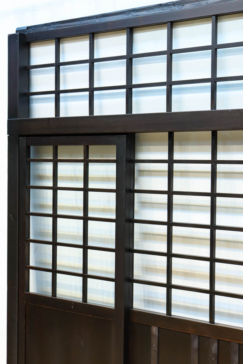 幅1163ミリ!! 大きな升目ですっきりとしたガラス入り格子くぐり戸　G2496