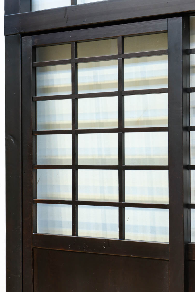 幅1163ミリ!! 大きな升目ですっきりとしたガラス入り格子くぐり戸　G2496