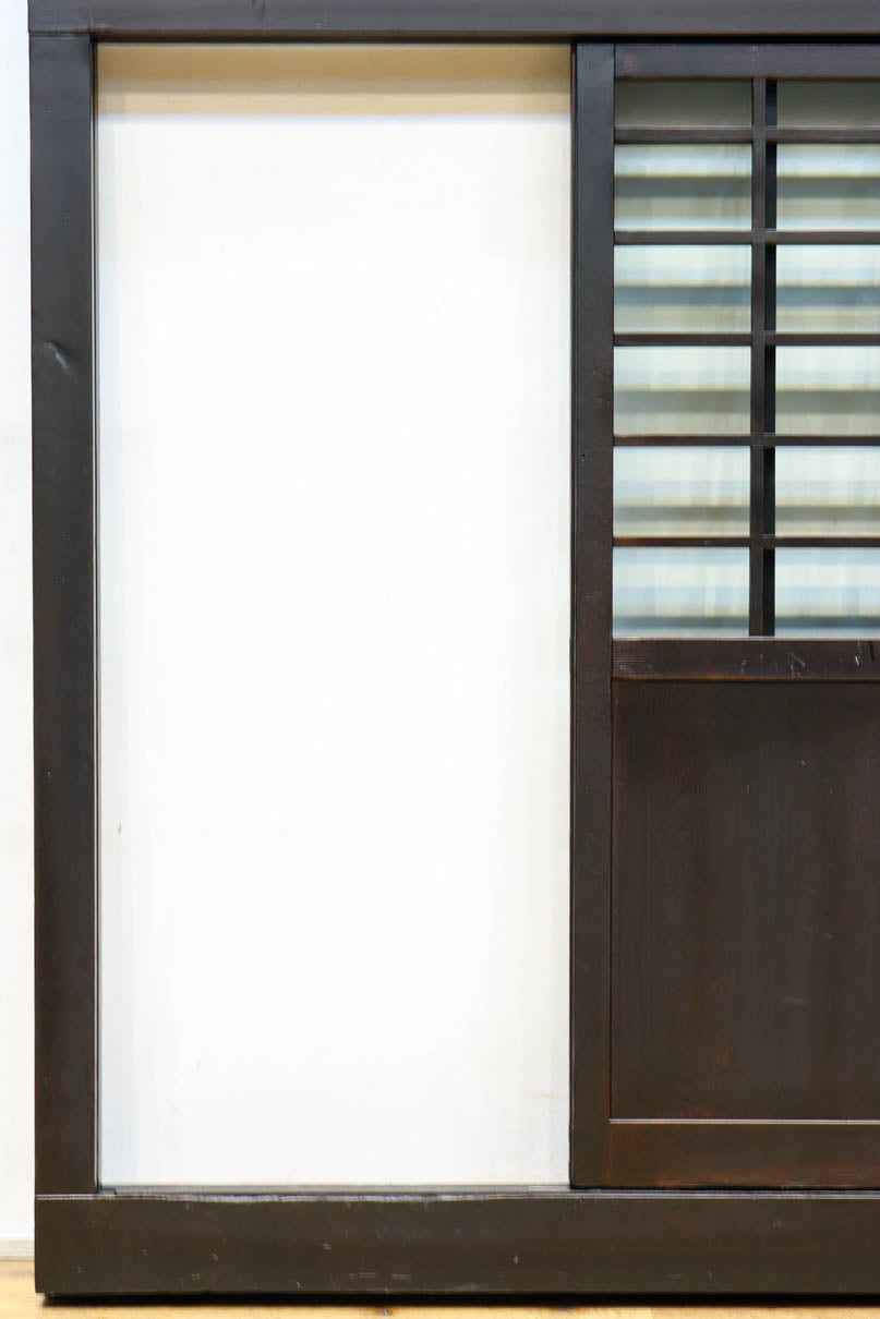 幅1163ミリ!! 大きな升目ですっきりとしたガラス入り格子くぐり戸　G2496