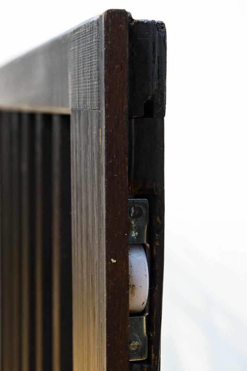 幅1163ミリ!! 大きな升目ですっきりとしたガラス入り格子くぐり戸　G2496