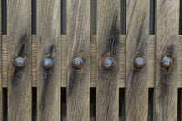 幅1088ミリ　自然な味わい深い木地の風合いに桐金具が風格を与える総欅富山蔵戸　G2504