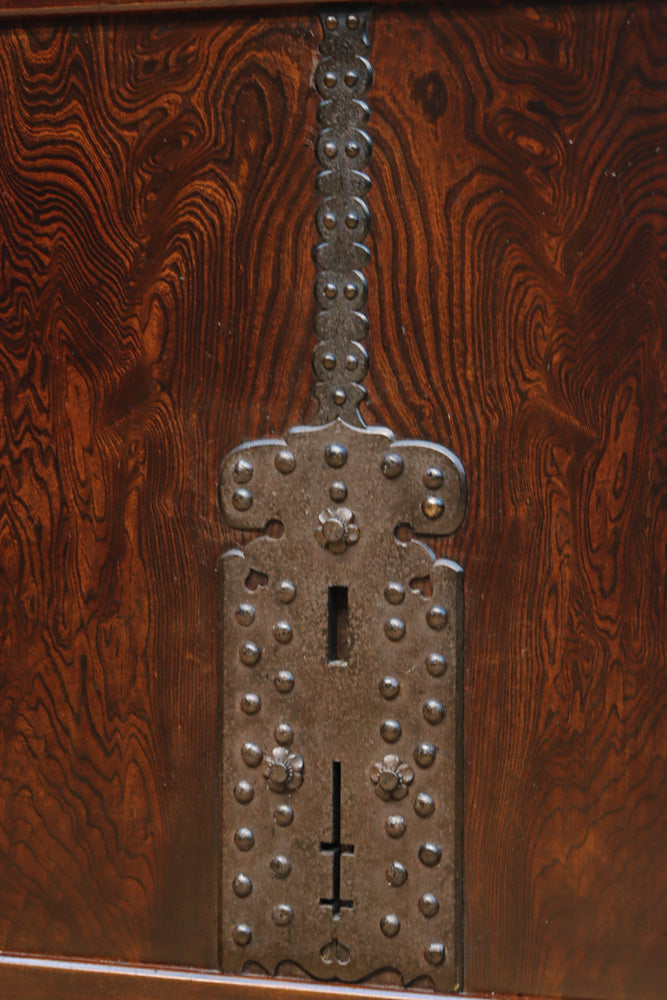 幅873ミリ　升格子を飾る多種類の色ガラスが煌びやかな極上ガラス戸　G2505