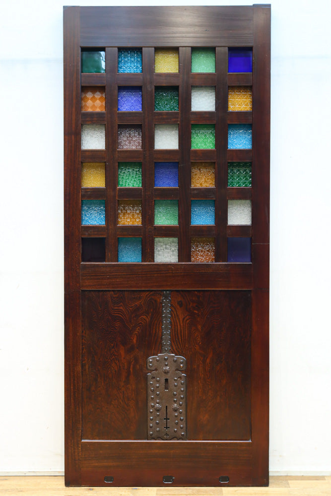 幅873ミリ　升格子を飾る多種類の色ガラスが煌びやかな極上ガラス戸　G2505