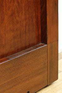 幅873ミリ　升格子を飾る多種類の色ガラスが煌びやかな極上ガラス戸　G2505