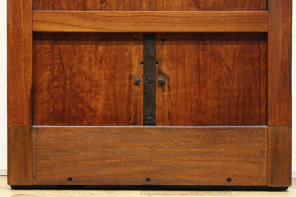 幅873ミリ　升格子を飾る多種類の色ガラスが煌びやかな極上ガラス戸　G2505