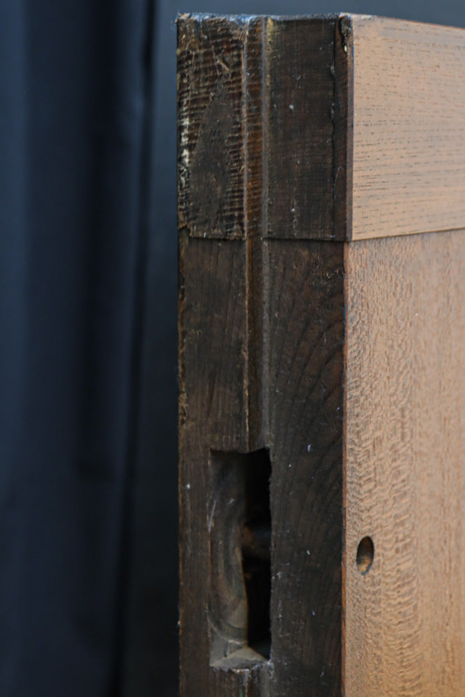 幅873ミリ　升格子を飾る多種類の色ガラスが煌びやかな極上ガラス戸　G2505