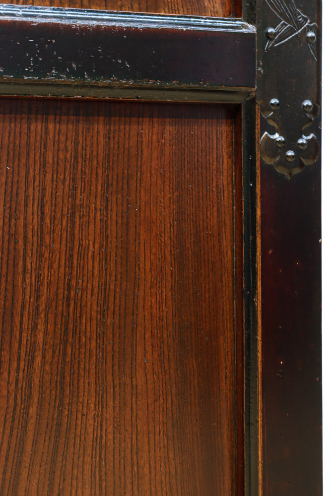 稀少幅927ミリ　美しい杢目に重厚金具の貫禄漂う庄内蔵戸　G2506