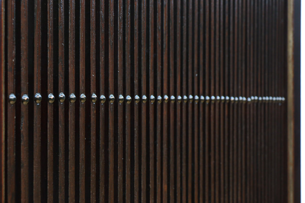 稀少幅923ミリ‼︎艶やかな色彩に巾着金具が見栄えのする格子蔵戸　G2507