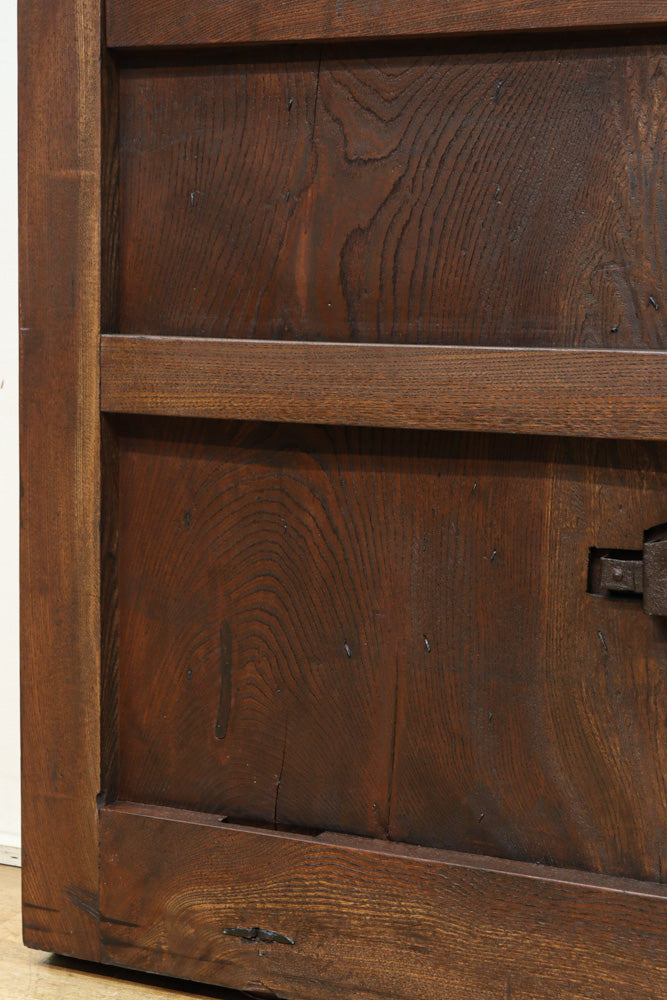 幅1178ミリ　重厚な帯鉄格子と巾着金具を纏う格調高い富山蔵戸　G2508