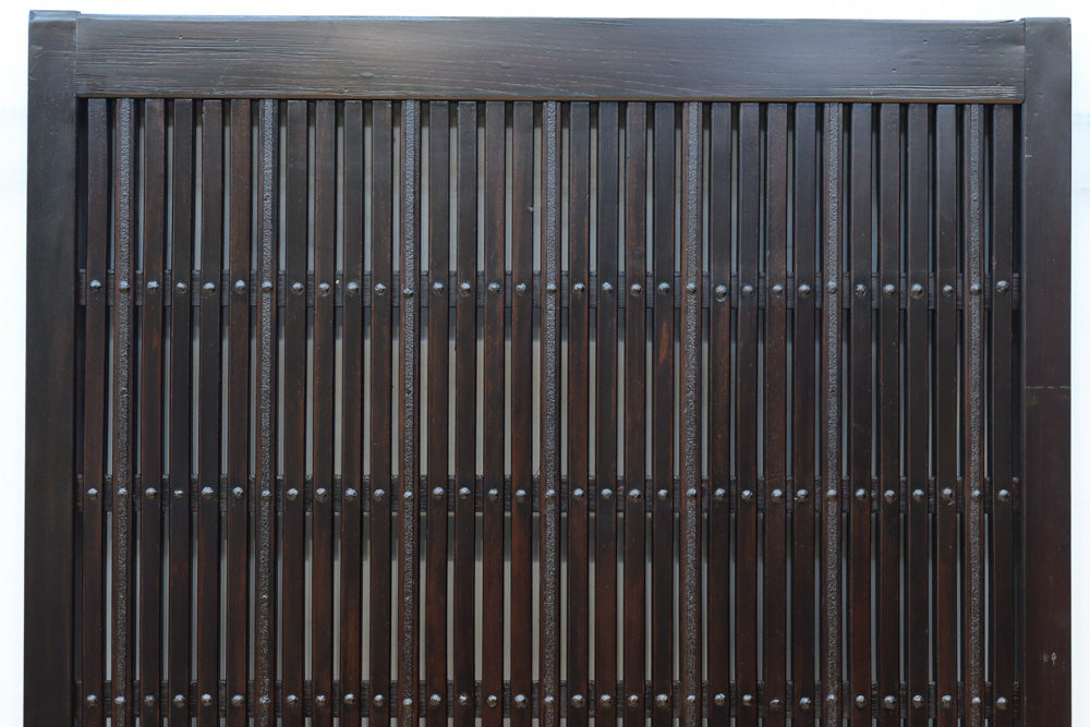 幅1207ミリ　重厚な鉄板を腰板に備えた貫禄ある富山蔵戸　G2509