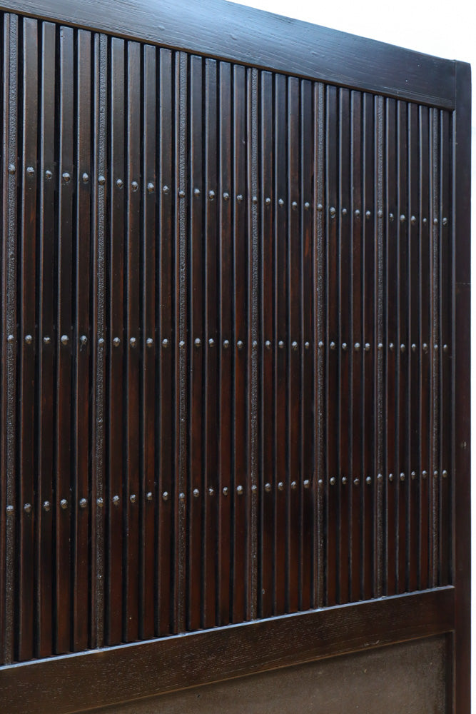 幅1207ミリ　重厚な鉄板を腰板に備えた貫禄ある富山蔵戸　G2509