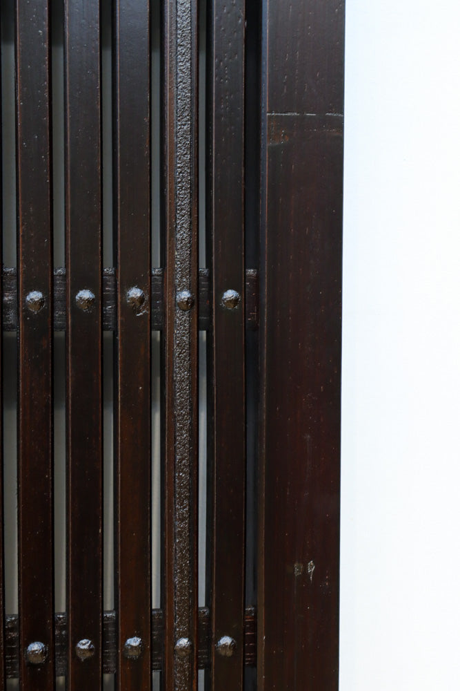 幅1207ミリ　重厚な鉄板を腰板に備えた貫禄ある富山蔵戸　G2509