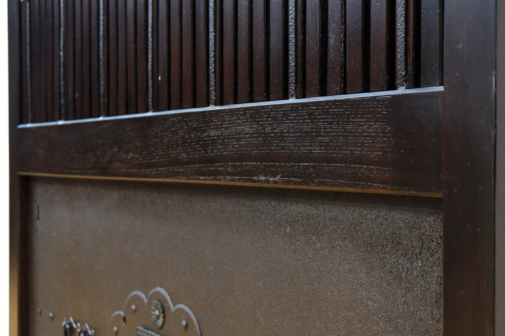 幅1207ミリ　重厚な鉄板を腰板に備えた貫禄ある富山蔵戸　G2509