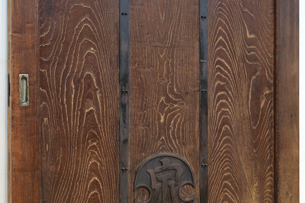 幅1295ミリ　美麗な杢目が浮かぶ重厚感ある総けやき越後蔵戸　G2513