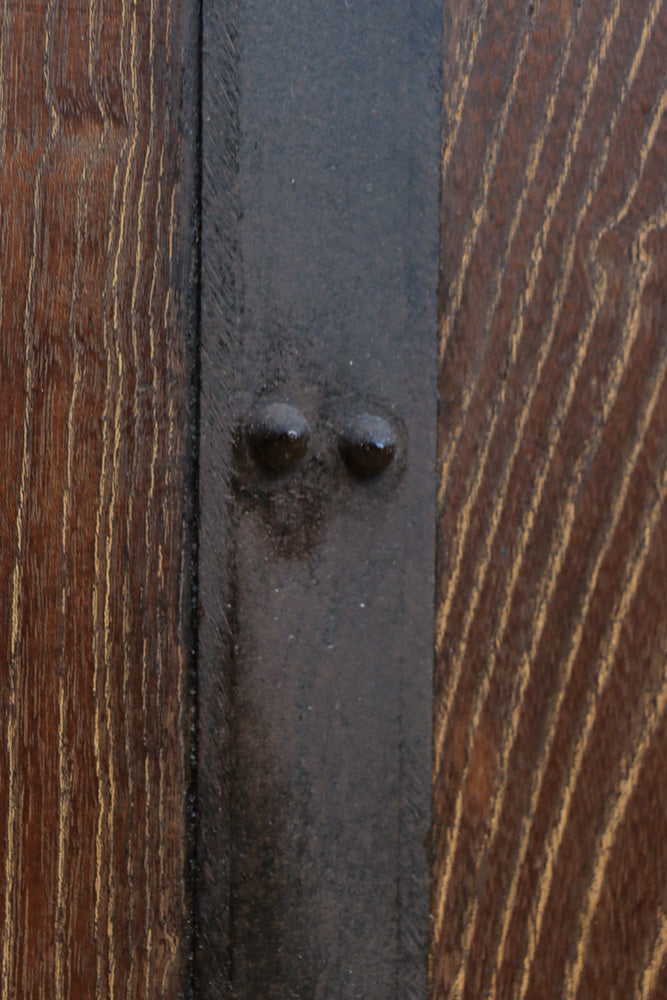 幅1295ミリ　美麗な杢目が浮かぶ重厚感ある総けやき越後蔵戸　G2513