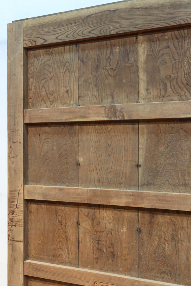 幅1295ミリ　美麗な杢目が浮かぶ重厚感ある総けやき越後蔵戸　G2513