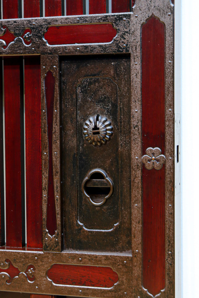 稀少波にうさぎ金具を纏う稀少全面金具能登蔵戸　G2515