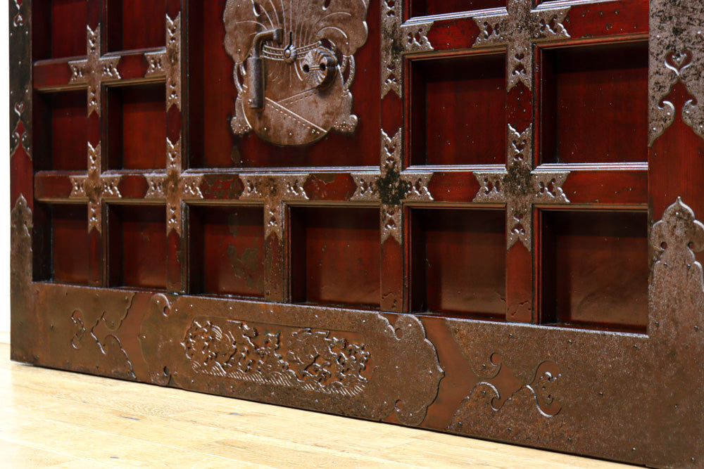 稀少波にうさぎ金具を纏う稀少全面金具能登蔵戸　G2515