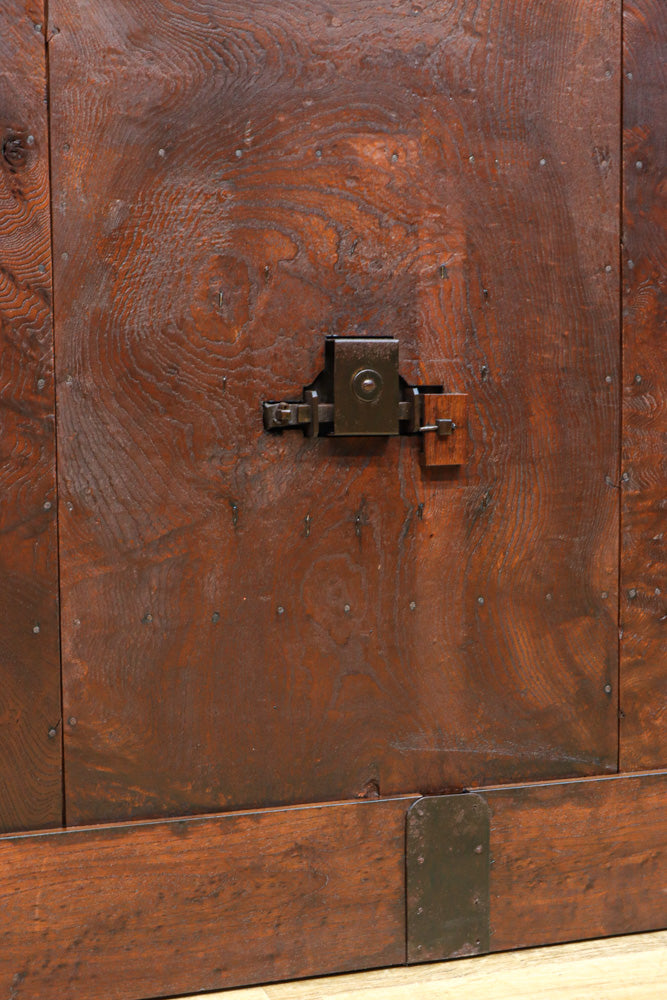 稀少波にうさぎ金具を纏う稀少全面金具能登蔵戸　G2515